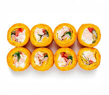 Жареная тортилья с беконом и курицей