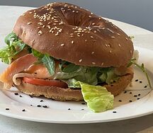 Бейгл с форелью