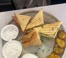 Сэндвич Клаб с печеным картофелем