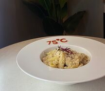 Пенне с цыпленком и грибами в сливочном соусе