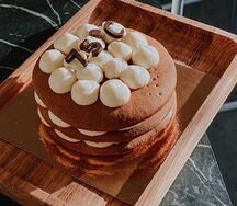 Медовик с соленой карамелью