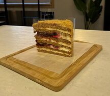 Торт Медовый с брусникой