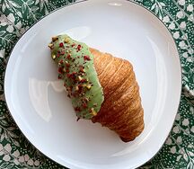 Круассан фисташковый