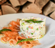 Салат оливье со слабосоленым лососем