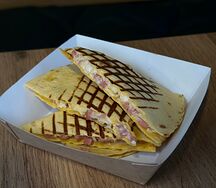 Кесадилья с помидором