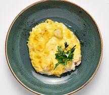 Куриное филе с ананасом под сыром