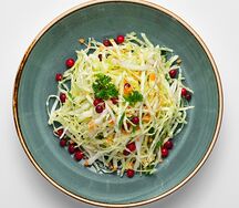 Капуста маринованная с брусникой