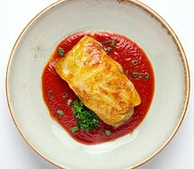 Голубец с мясом в томатном соусе