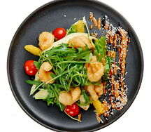 Салат с Креветками в Темпуре