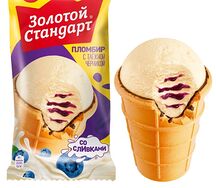 Мороженое Золотой стандарт Пломбир с черникой