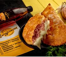 Чебурек с сыром и ветчиной