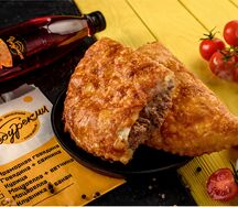 Чебурек с мраморной говядиной