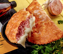 Чебурек с моцареллой и ветчиной