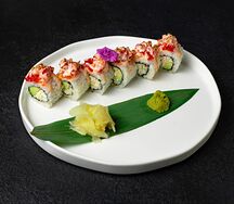 Ролл с камчатским крабом и клубникой