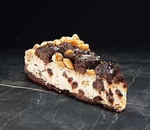 Чизкейк карамельный с арахисом