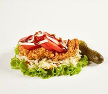 Горячая цыпа в листьях