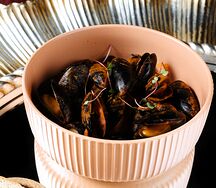 Мидии в томатном соусе из печеных черри