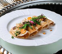 Блинчики с кремом из копченого леща и катанкой