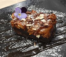 Брауни под карамелью