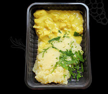 Мятый картофель с куриным филе в сырном соусе