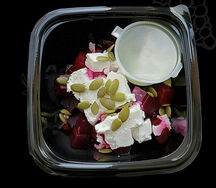 Салат Свекольный с брынзой и соусом песто