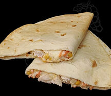 Кесадилья с куриным филе и болгарским перцем