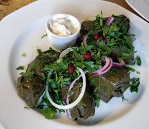 Долма из винoградных листьев