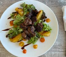 Теплый салат с куриной печенью