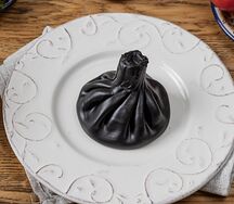 Хинкали с креветками и кальмарами том ям жареные 