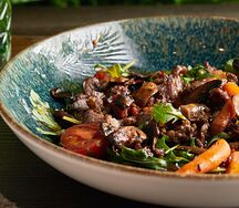 Салат с говядиной и шампиньонами