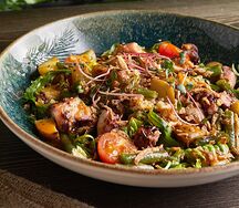 Салат с осьминогом