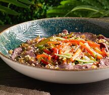 Салат с ростбифом и чимичурри