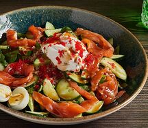 Салат со слабосоленым лососем