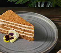 Десерт Медовик