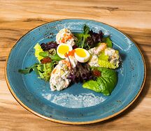 Оливье с раковыми шейками