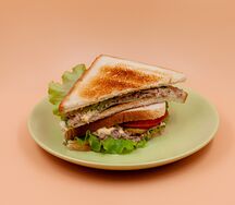 Сэндвич с тунцом