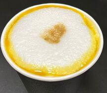 Банановый латте с солёной карамелью