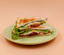 Сэндвич с сыром и томатом