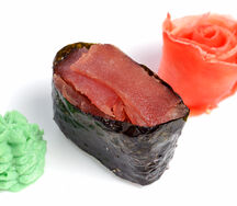 Гункан с тунцом