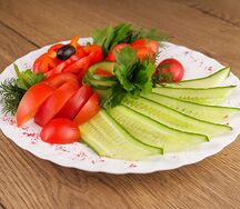 Ассорти из свежих овощей