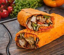 Шаурма со свининой в сырном лаваше