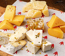 Ремесленные сыры из местной сыроварни