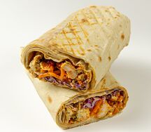 Шаурма с курицей и фирменным соусом