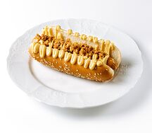 Хот-дог с сосиской из курицы