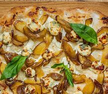 Пицца римская Груша-горгондзола