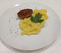 Котлета с картофельным пюре