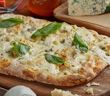 Пицца римская Четыре сыра