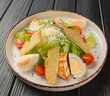 Салат Цезарь с курицей и классическим соусом