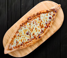 Пиде со свининой и сулугуни