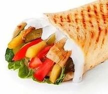 Шаурма с курицей и картофелем фри